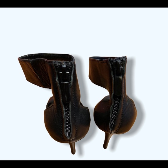 Saks Fifth Avenue black 4” heel ankle strap - Picture 4 of 13